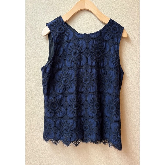 Banana Republic Tops - Banana Republic Navy Floral Lace Sleeveless Tie Back Top Small